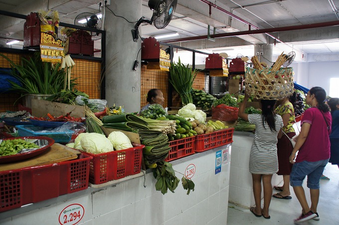 バドゥン市場の野菜コーナー