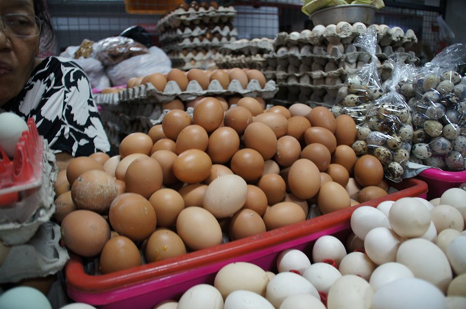 バリ島で売っている普通の卵