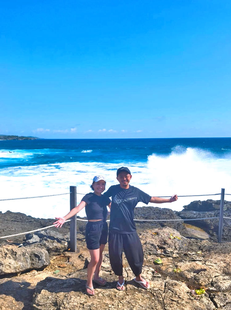 デビルティアーズで寄り添うカップル