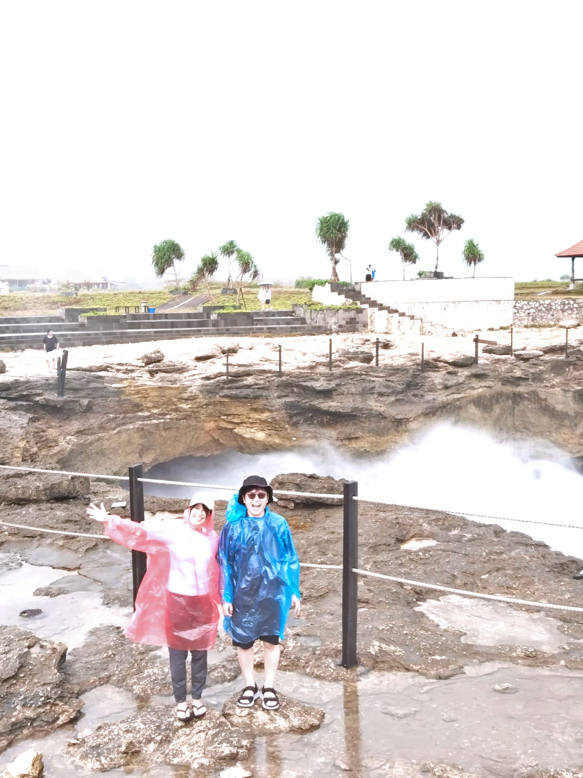 デビルティアーズでカッパすがたの笑顔のカップル